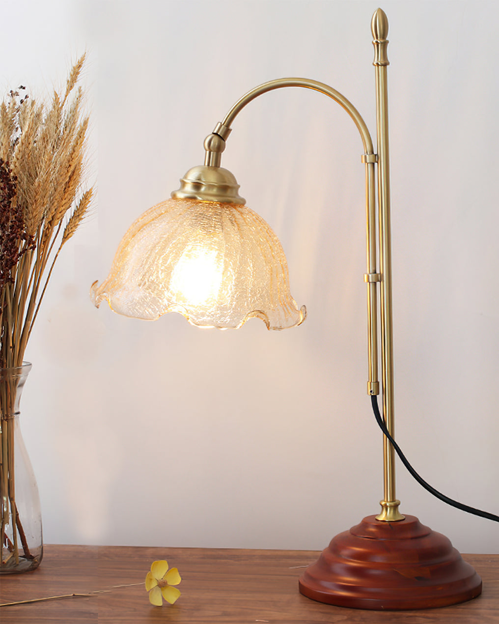 Vintage Textured Table Lamp