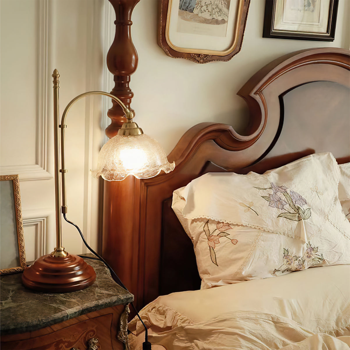 Vintage Textured Table Lamp