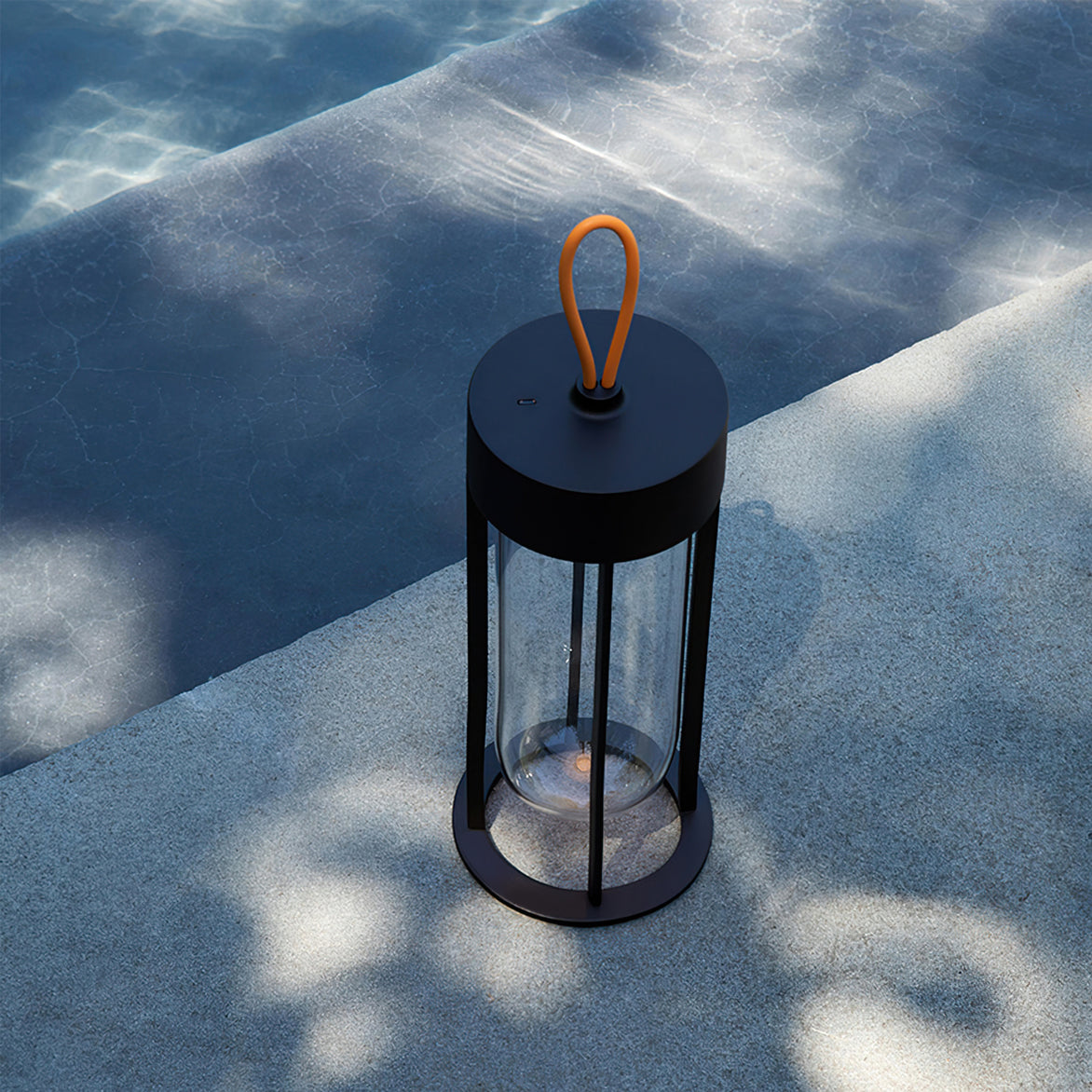 Vitro Built-in Battery Table Lamp