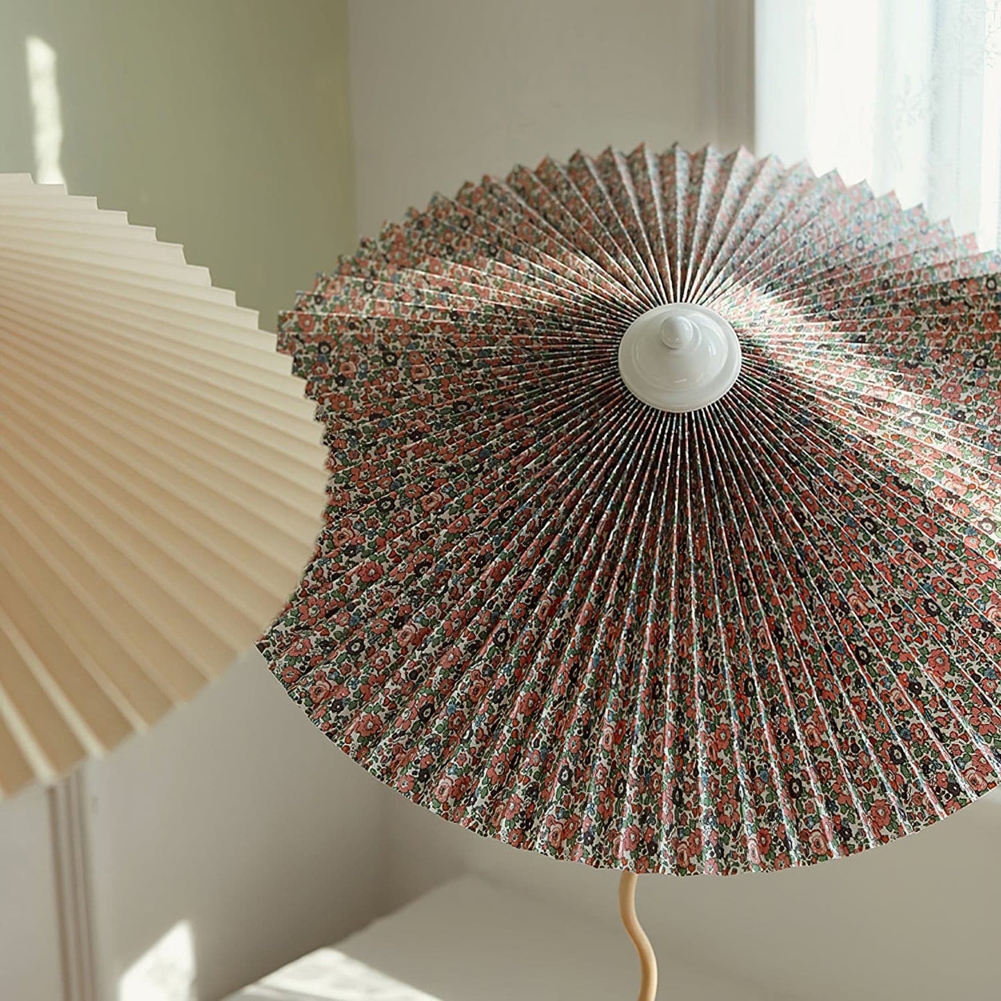 Wiggly Pleated Table Lamp