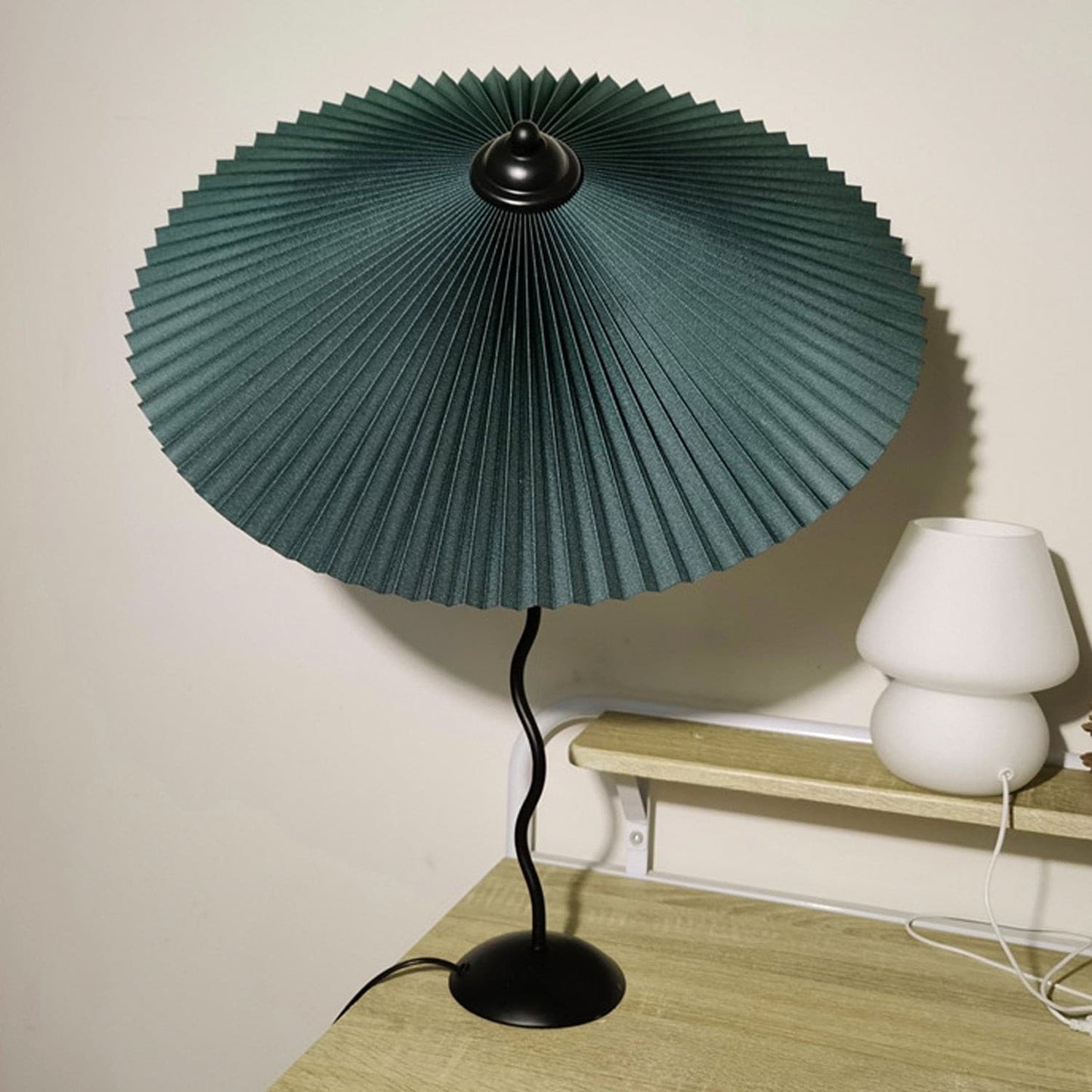 Wiggly Pleated Table Lamp