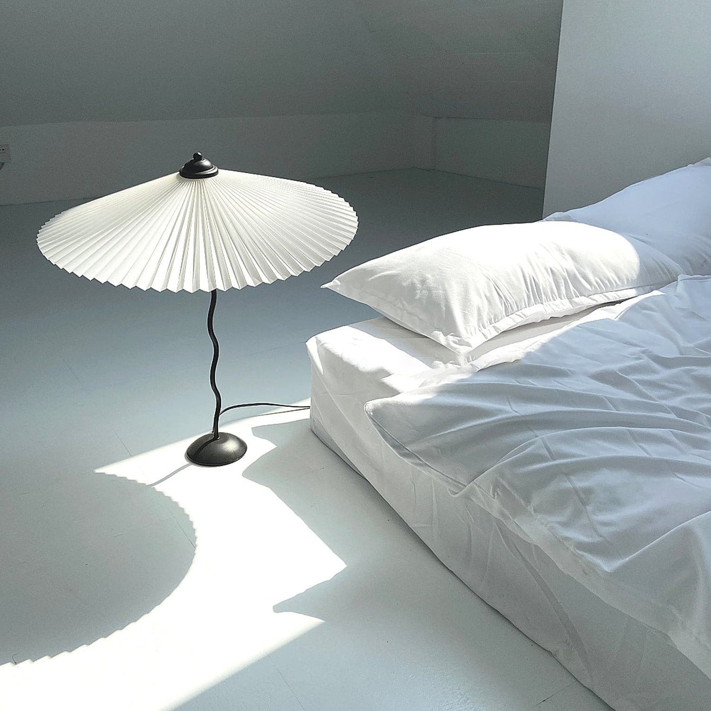 Wiggly Pleated Table Lamp