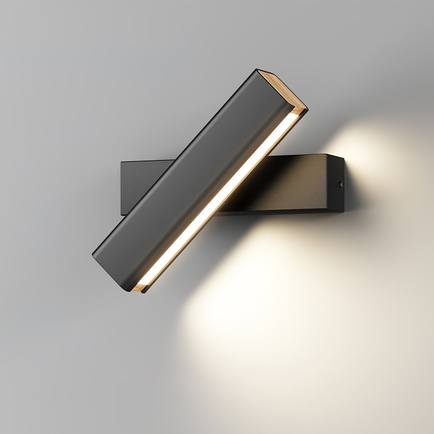 Clasp Wall Lamp