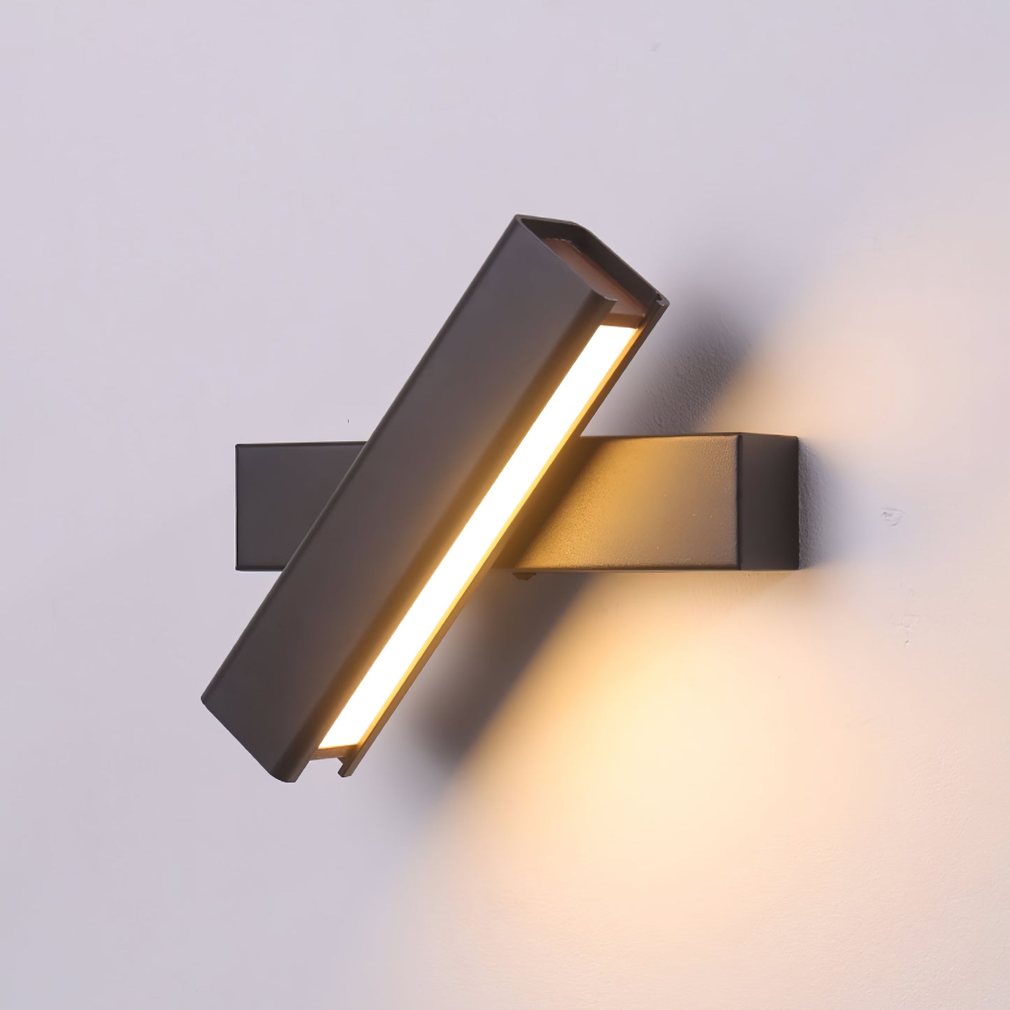 Clasp Wall Lamp