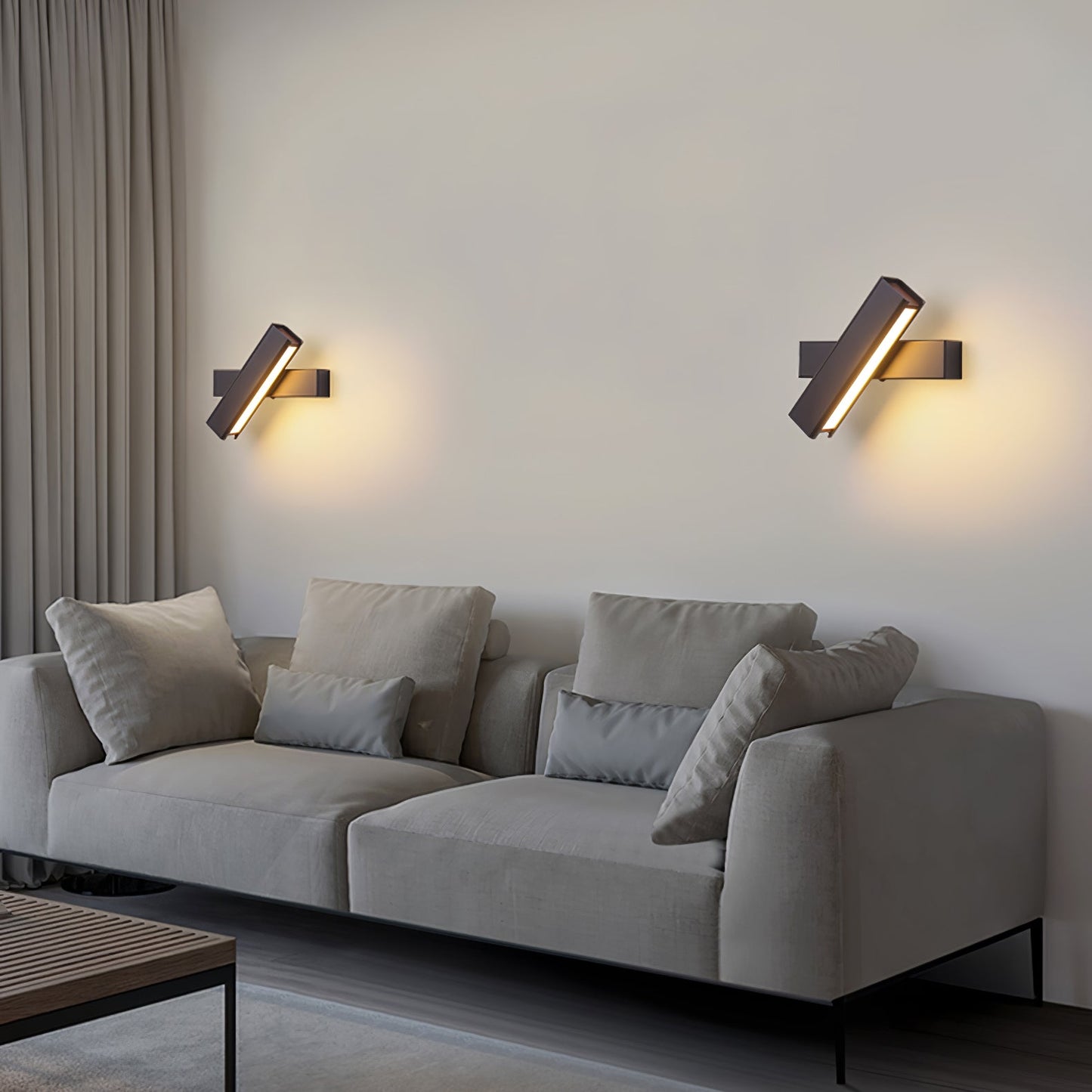 Clasp Wall Lamp