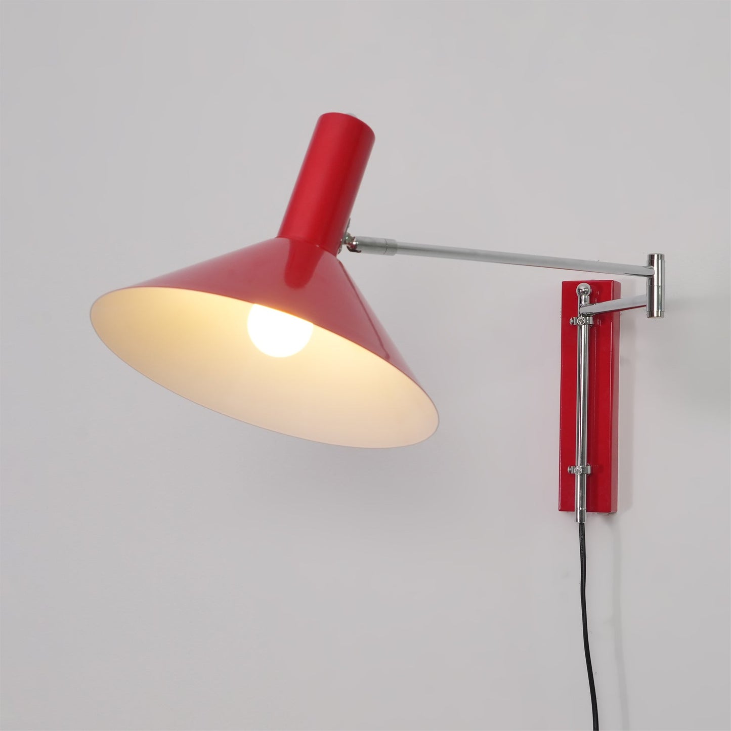 Anvia Plug In Wall Lamp