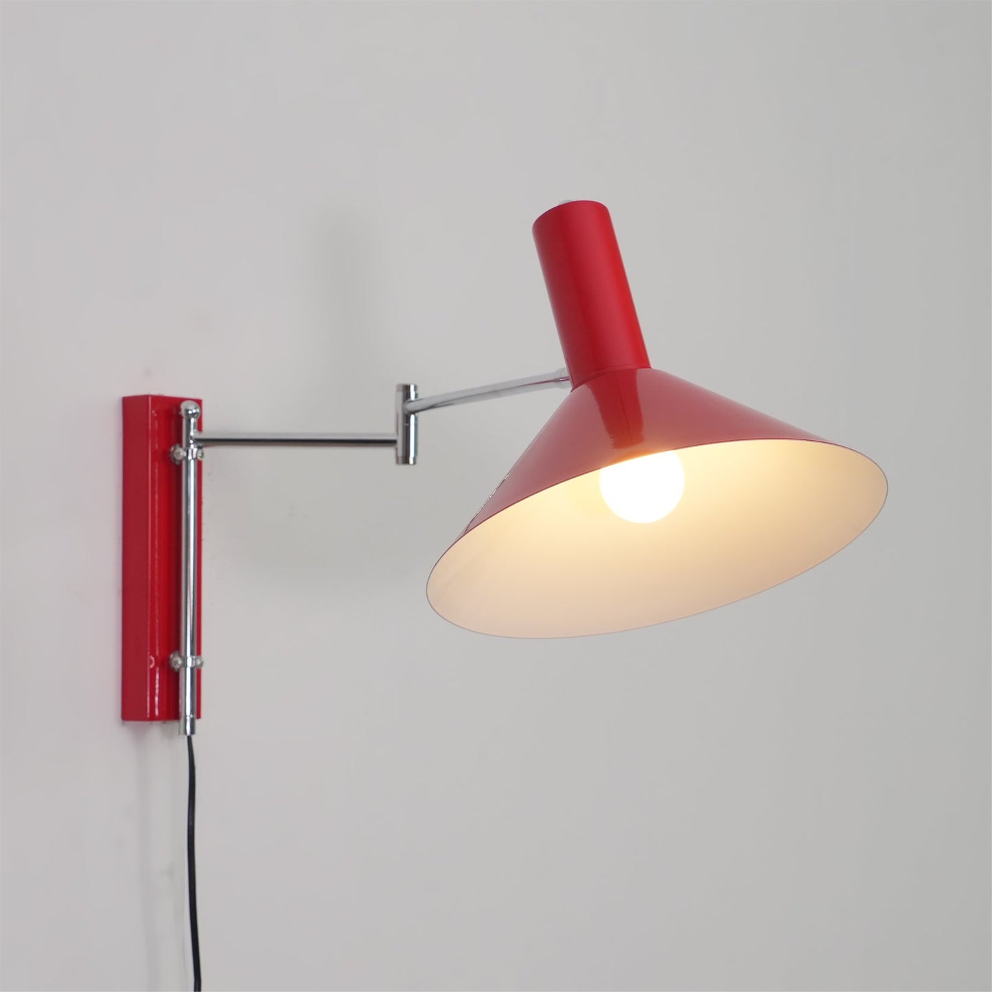 Anvia Plug In Wall Lamp