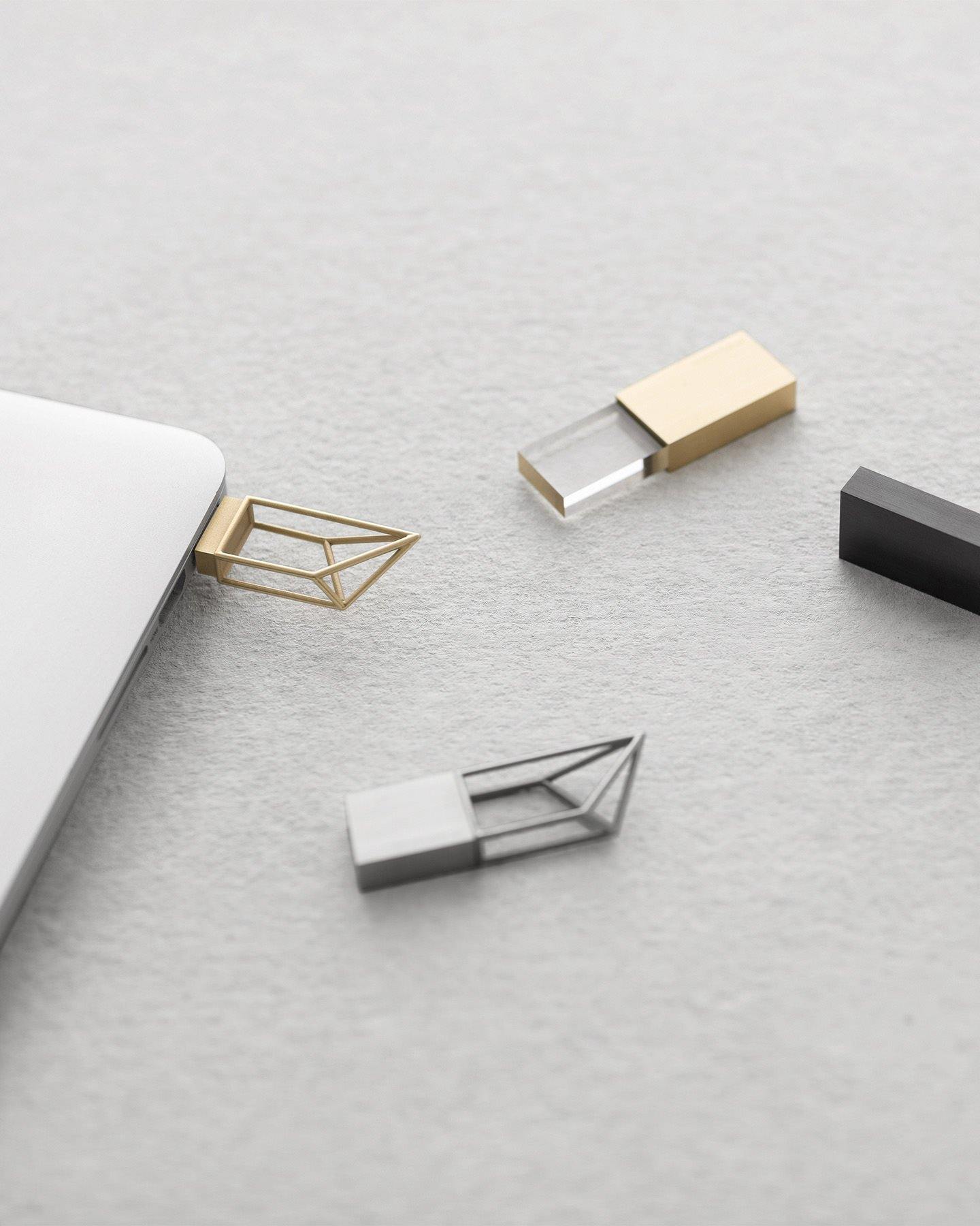 EMPTY MEMORY TRANSPARENCY Pen Drive