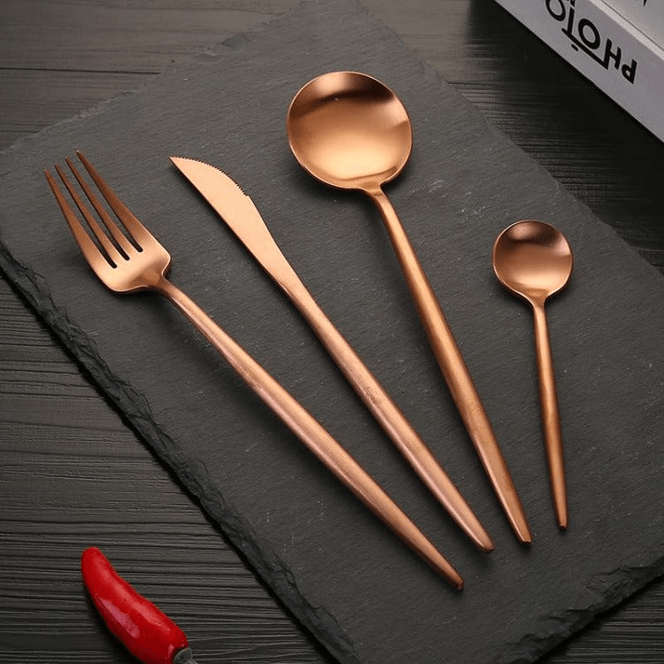 Monte Carlo Dining Set