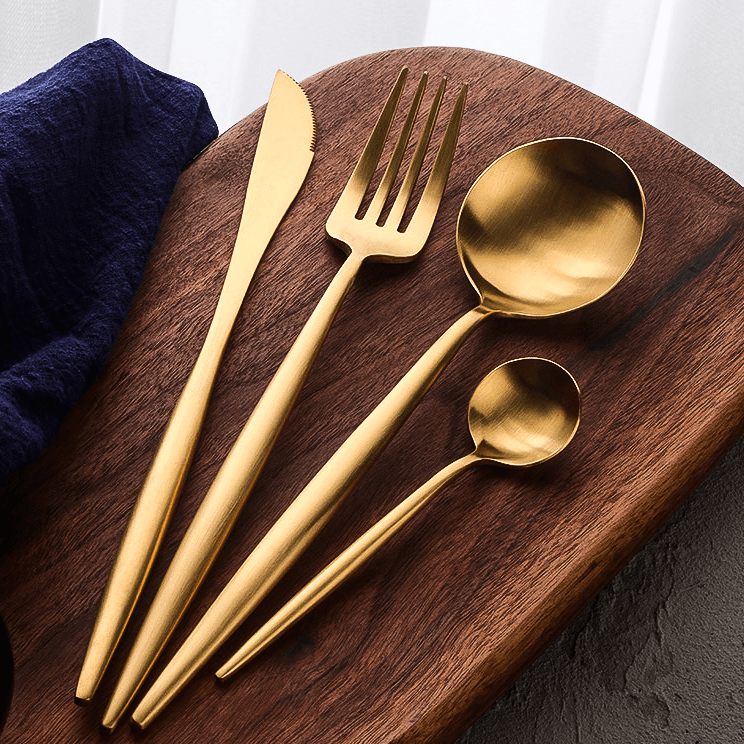 Monte Carlo Dining Set