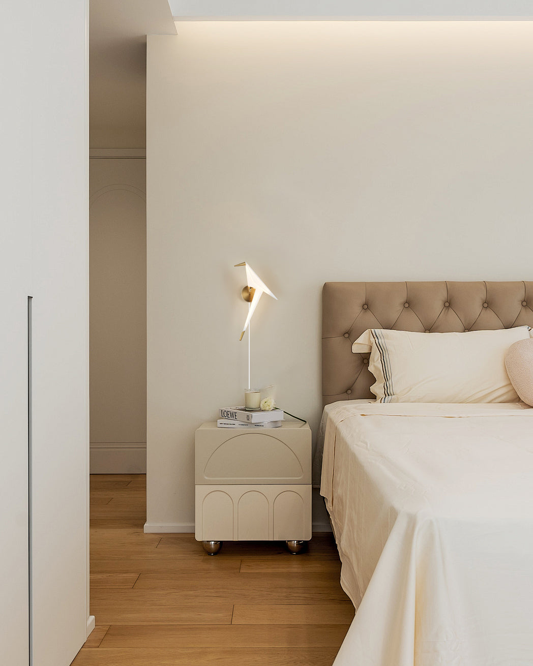 Perching Bird Plug In Wall Lamp