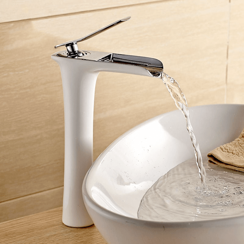 Margareta - Waterfall Single Handle Basin Faucet