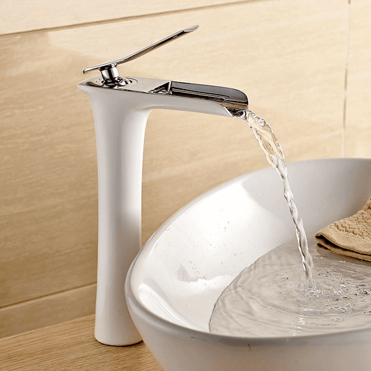 Margareta - Waterfall Single Handle Basin Faucet