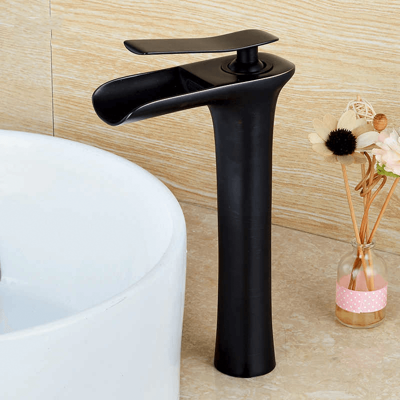 Margareta - Waterfall Single Handle Basin Faucet