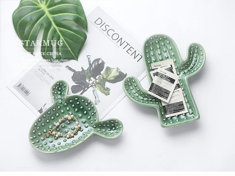 Cactus Ceramic Plate - Nordic Side - 