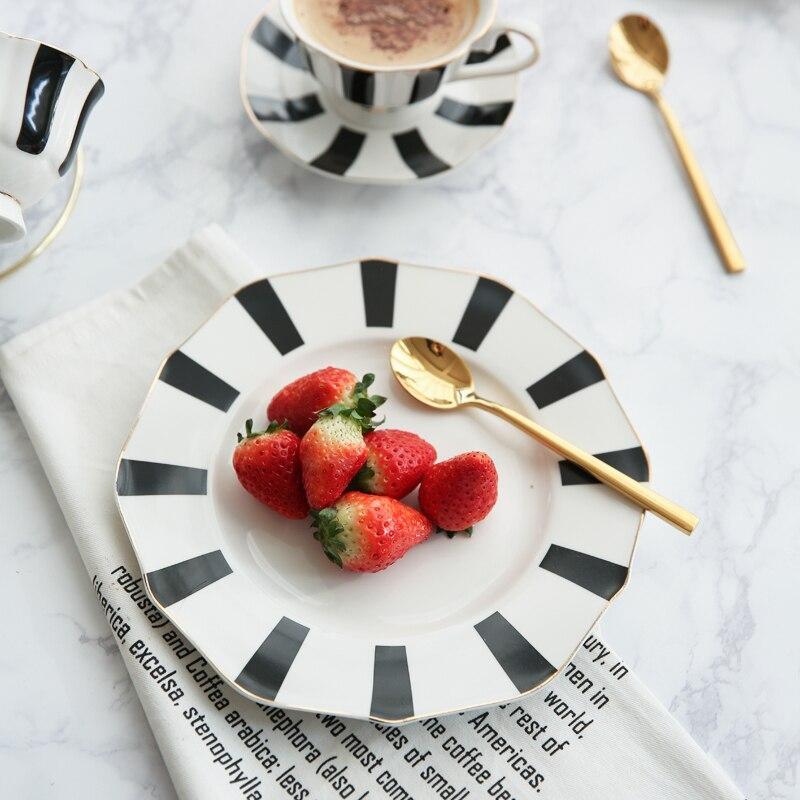 Dot & Stripe Antique Plate - Nordic Side - 