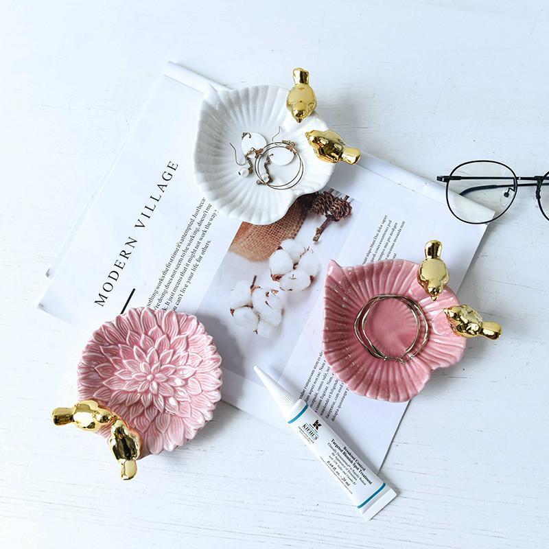 White & Pink Jewerly Plate - Nordic Side - 