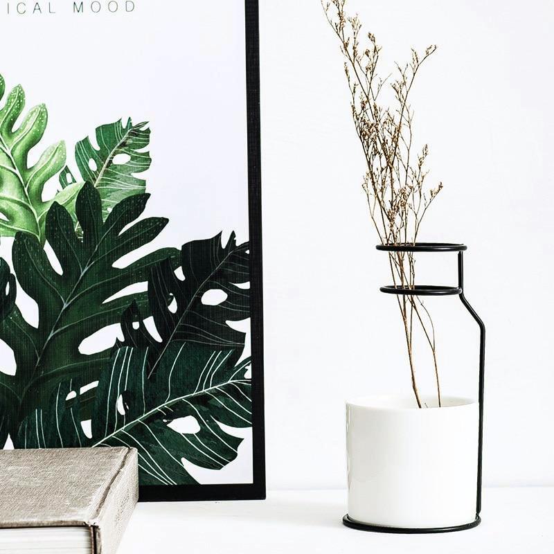 Iron & Ceramic Vase Figure - Nordic Side - 