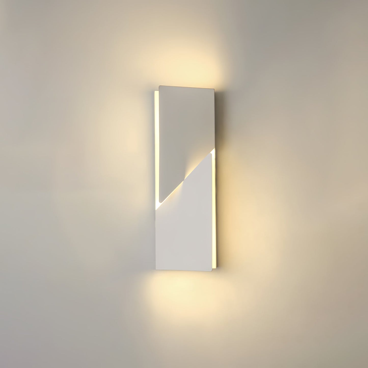 Shadows Built-in Battery Wall Lamp