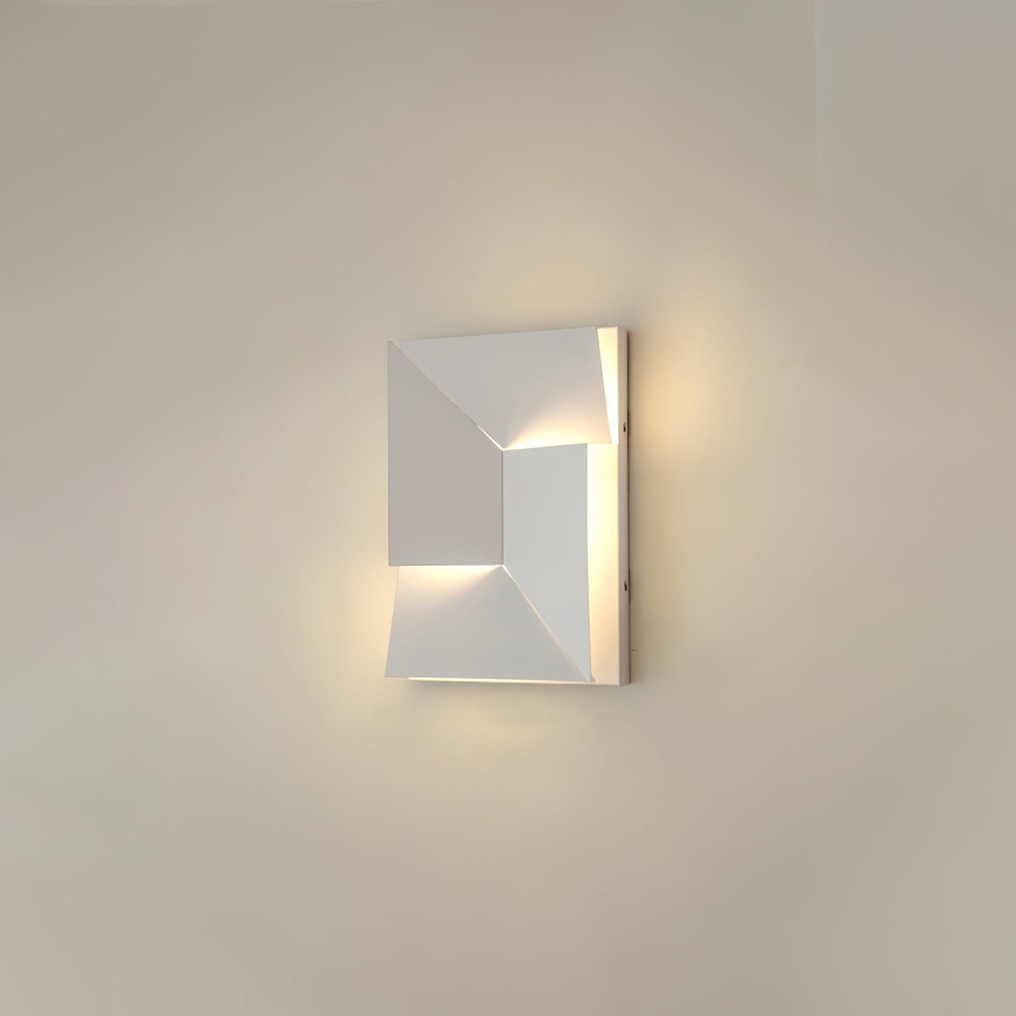 Shadows Built-in Battery Wall Lamp