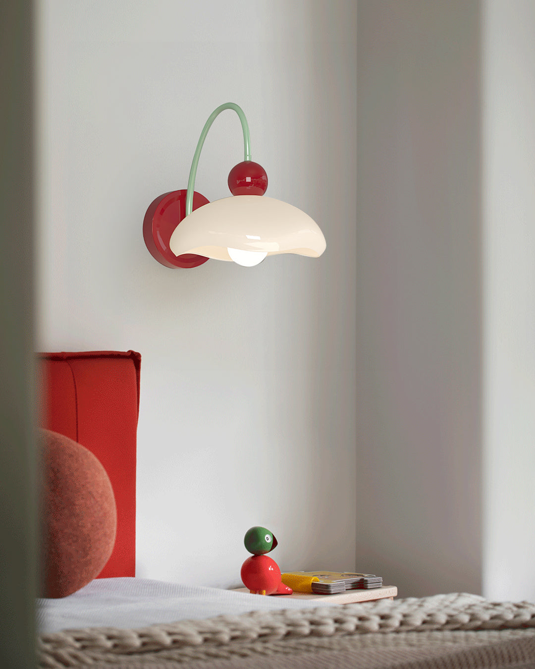 Triteti Wall Lamp